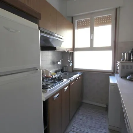 Cozy With Terrace In Lignano Διαμέρισμα *