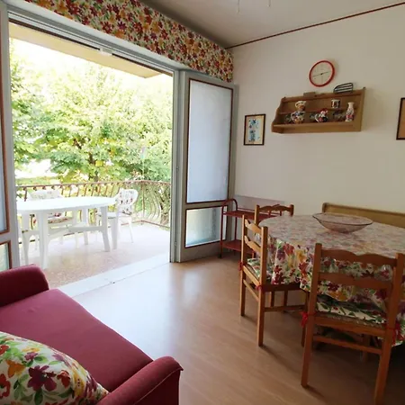 Διαμέρισμα Cozy With Terrace In Lignano *